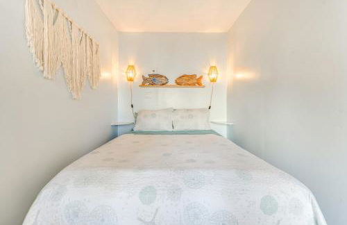 Walk to Beach Resort Retreat with Balcony in Destin - Foto 12