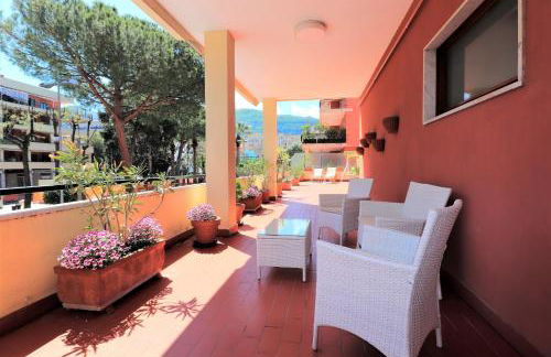 La Terrazza Parco Lauro Apartment - Photo 5