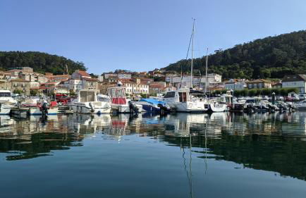 Muros sobre el puerto - Photo 28