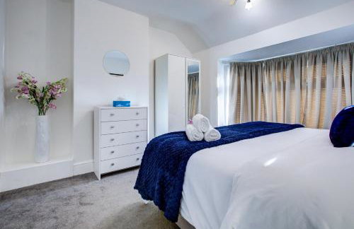 Spacious 4-Bed House in Welling - Free parking - Photo 27