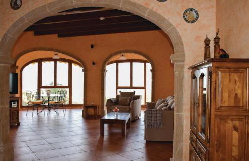 3 Bedroom Beautiful Home In Oliva - Photo 12