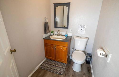 Spacious Family Home with Hot Tub - Foto 26