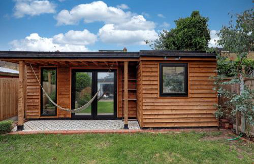 Spacious 4-Bedroom Home Near Station Seafront - Pass the Keys - Foto 10