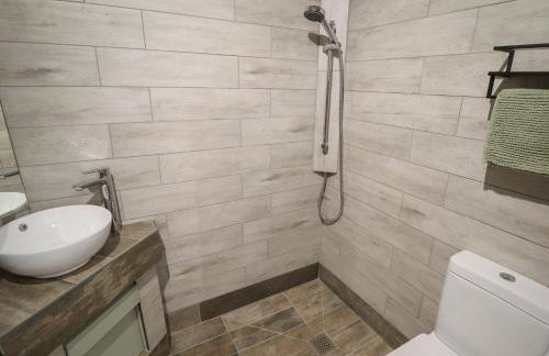 Swallow's Nest - Photo 17