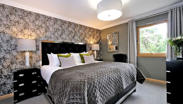 Enchanting Home With Furnished Balcony in Cults, Scotland - Photo 3