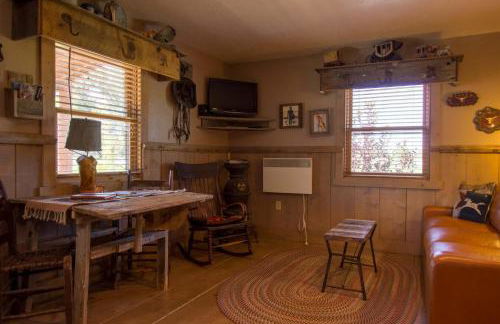 Secluded 1 Bedroom Cabin on 50 Acres of Land - Foto 10