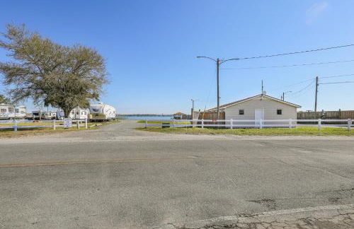 Spacious Home with Waterfront View-Welcome Pets - Foto 51