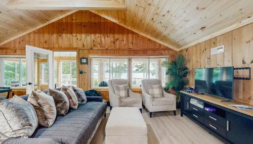 Dockside Drift - Photo 2