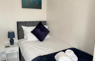 Stylish 3-Bedroom Home, Patio & High-Speed Wi-Fi - Foto 10