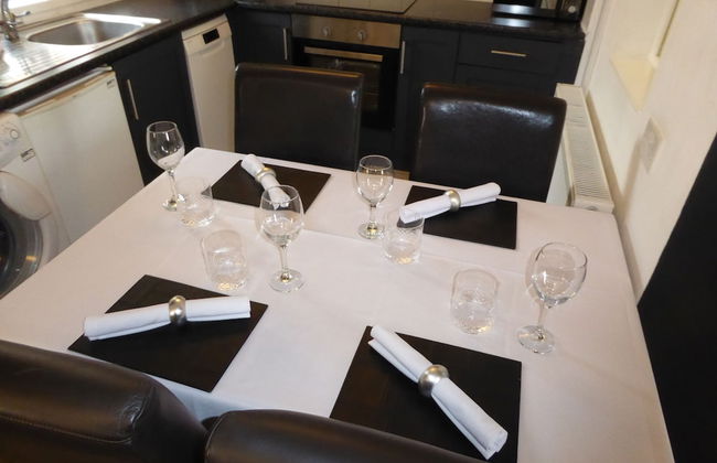 Falstaff Cottage - Photo 6