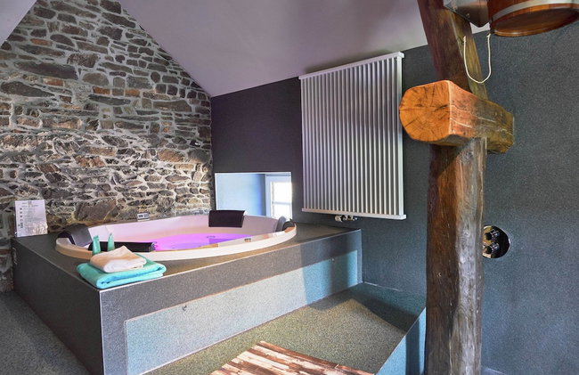 Majestic Holiday Home in Butgenbach With Turkish Steambath - Foto 22