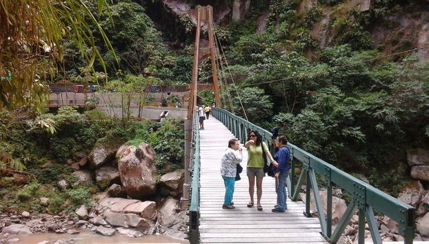 Acceso a las cataratas