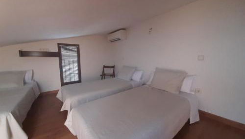 Casa con patio y chimenea en Piedralaves - Photo 5