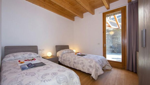 Apartment in Bellano with swimming pool and garden - Photo 2