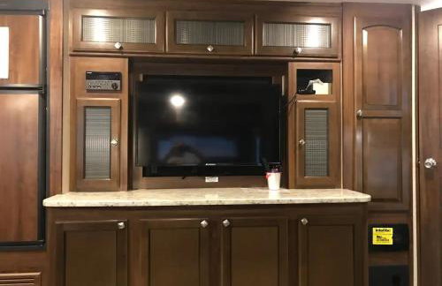 Heartland North Trail 31' RV - Photo 20