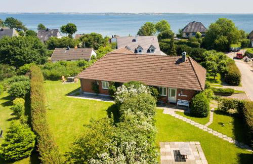 Seeblick II - gemütliche 60qm - ganzes Haus - 50m zum Naturstrand - mit Terrasse und großem Garten - Foto 1