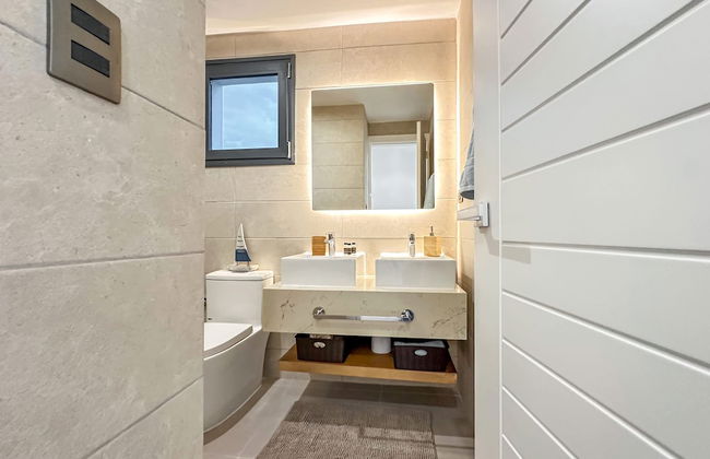 Gorgeous new Beach Apartment - Photo 23