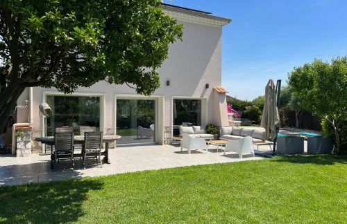 Superbe villa piscine proche ville et mer au calme - Foto 9