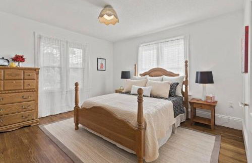 Prime West Hartford Center Location- Historic Gem - Foto 10