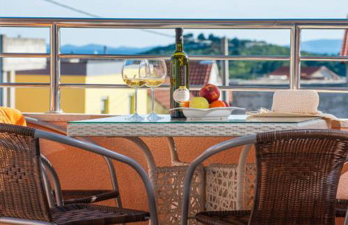 Villa Zdenka with heated pool - Photo 78