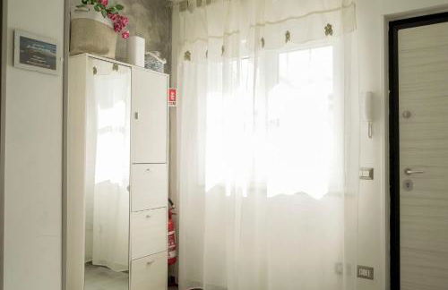 De Rosa Home Appartamento 4 posti letto, vicino al centro e al mare, con terrazza, aria condizionata, parcheggio privato e wifi - Foto 6