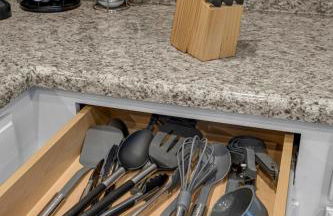 Charming Spacious 3BR Spring Hill Home! - Photo 9