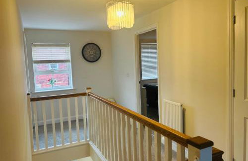 Modern 4-Bed Detached Home in Corby - Foto 2