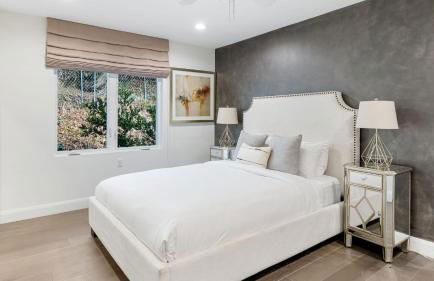 LA Hillside Retreat w Pool Views Fire Pit Outdoor Lounging Casa Bellagio by AvantStay - Foto 37