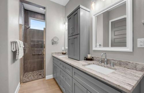 Luxury Waterfront Home with Swimming Pool Hot Tub and 2 Boat Slips - Foto 34