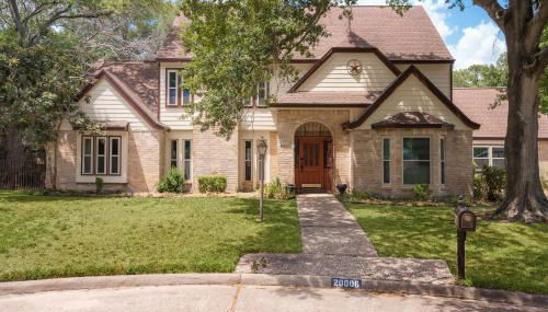 Spacious and quiet 4 bed 3 and a half bath home away from home in Katy Texas - Foto 2