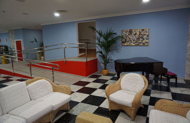 Apartamentos Pirámides - Photo 5