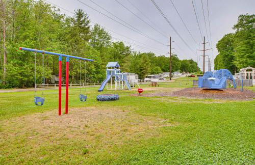 Walk to Lake Beaches Cabin with Patio in Belmont! - Foto 29