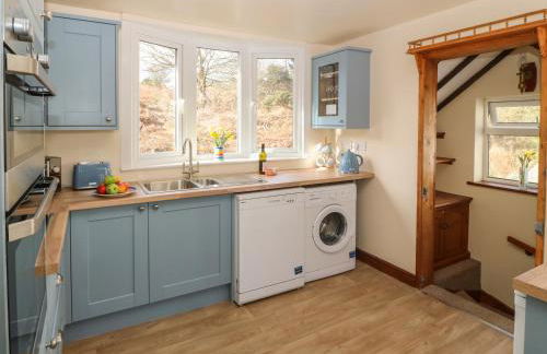 Min Y Traeth - Photo 13