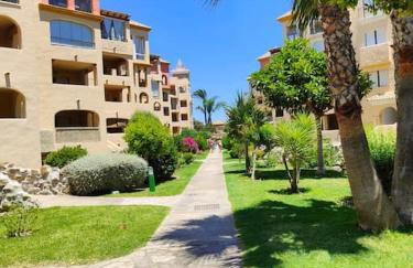 Apartamento reformado en Urb. Jardines de Zahara - Photo 3