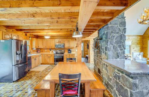 Spacious Wilmington Cabin Walk to Lake - Foto 11