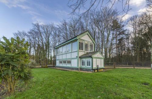 The Signal Box - Photo 1