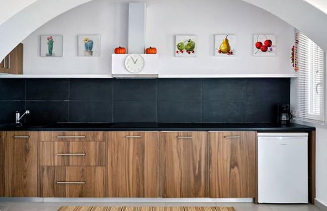 Stunning Villa With Panoramic View - Photo 11