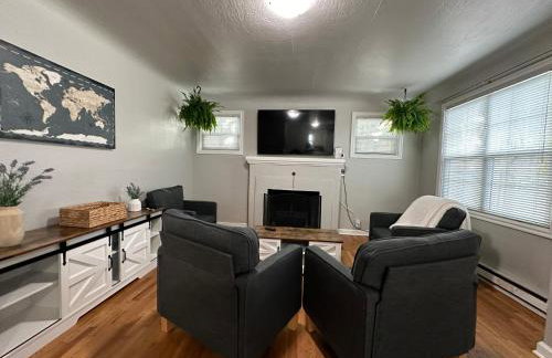 Charming 1930s Style Rustic Home - Photo 21