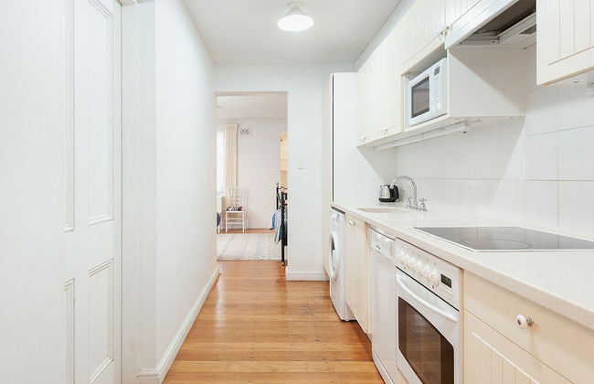 Charming Centrally Located 2 Bedroom Accommodation - Foto 8