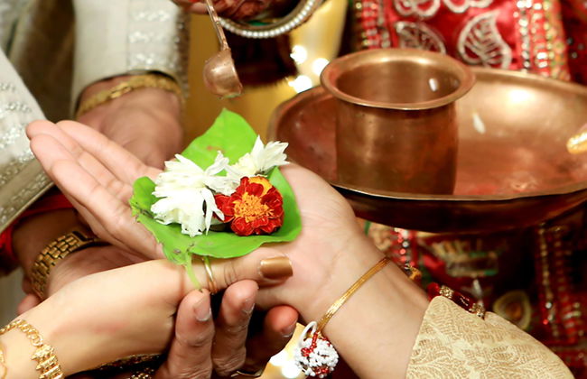 Traditional Hindu Wedding - Photo 2