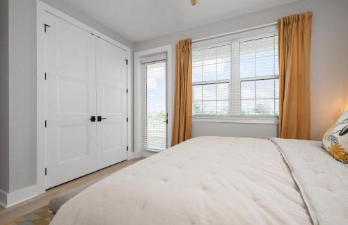 CASA NICA! Luxury Private Pool Home with dock on a saltwater canal! - Foto 31