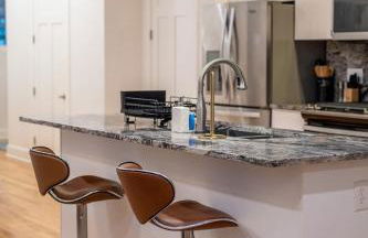 Modern Fountain Square Mansion with Hot Tub & Rooftop Patio- Family Friendly - Foto 9