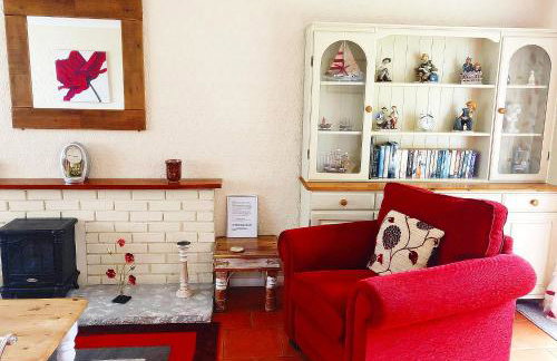 Stunning Holiday Cottage nr Skegness in Sunny Chapel St Leonards Just mins from the Beach & Attractions - Perfect for Couples & Family's who love to Relax but want Exciting Adventures nearby! Large Pet Friendly garden! - Photo 13