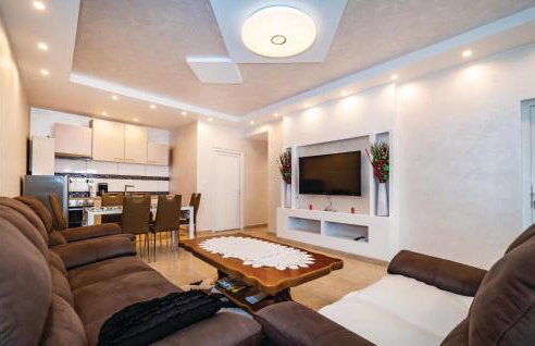 Four-Bedroom Holiday Home In Islam Latinski - Photo 30