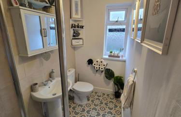 Old Road Cottage Pet Friendly Outdoors Beaches - Photo 12