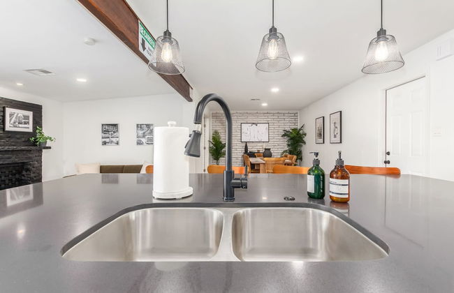 The Melrose ASU Pool Workspace Firepit - Photo 16