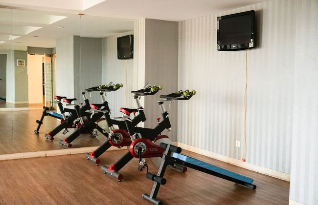 Homey And Cozy Stay Studio Belmont Residence Puri Apartement - Foto 18