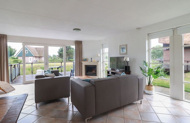 Villa With Terrace on the Water in Friesland - Foto 10