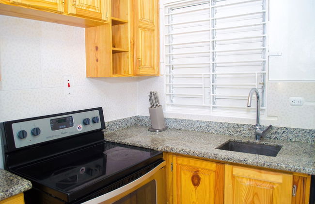 Centrally located Oakland Guest Apartment II - Photo 12