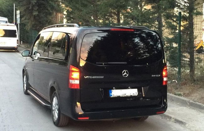 Departure Private Transfer from Bilbao City to Bilbao airport BIO by Luxury Van - Photo 3